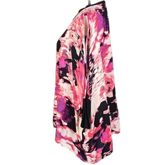 JUICY COUTURE oversized, abstract floral, cold shoulder blouse. Size Medium. EUC - Picture 5 of 9